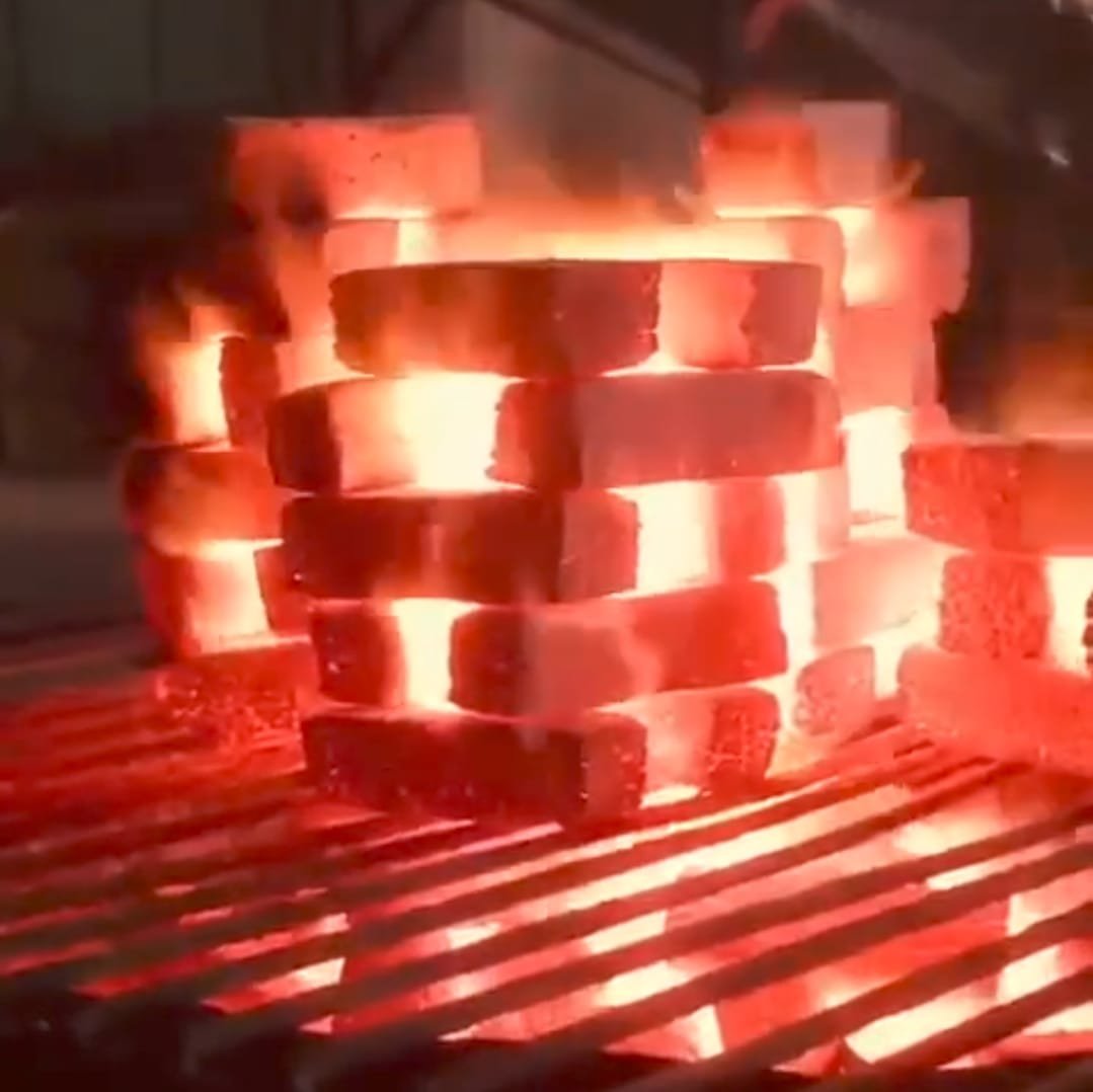 فحم مضغوط سداسي أصابع للشواء والمطاعم (Hexagonal Sawdust Charcoal Briquettes)